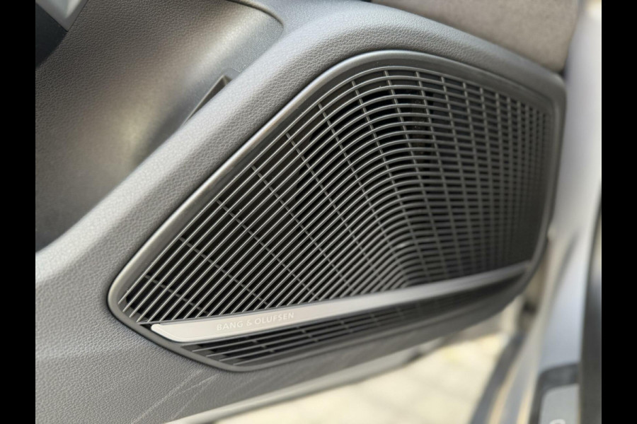 Audi A5 Sportback 35 TFSI S-line black edition Automaat | Navigatiesysteem | Bang&Olufsen audio | Leer/alcantara grijs | Adaptieve cruis