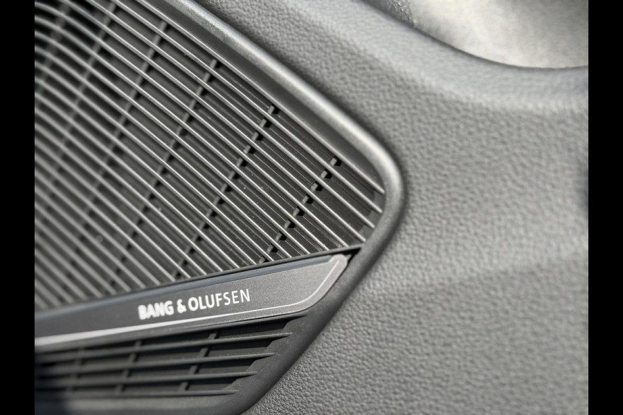 Audi A5 Sportback 35 TFSI S-line black edition Automaat | Navigatiesysteem | Bang&Olufsen audio | Leer/alcantara grijs | Adaptieve cruis