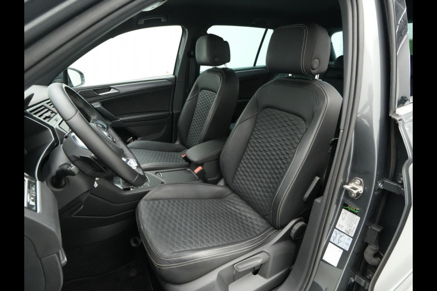 Volkswagen Tiguan 1.4 TSI 150pk DSG Highline R-Line Trekhaak Leder Camera Navigatie 43
