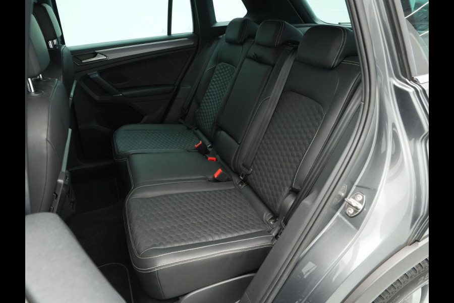 Volkswagen Tiguan 1.4 TSI 150pk DSG Highline R-Line Trekhaak Leder Camera Navigatie 43