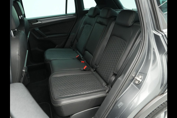 Volkswagen Tiguan 1.4 TSI 150pk DSG Highline R-Line Trekhaak Leder Camera Navigatie 43