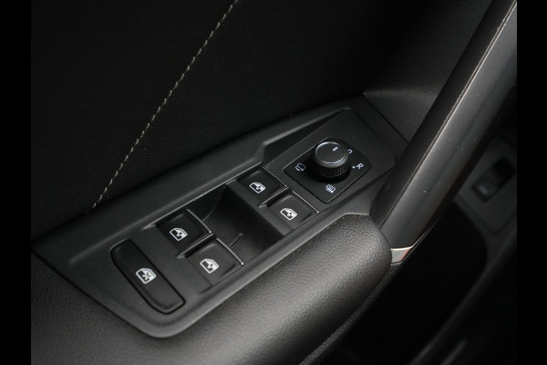 Volkswagen Tiguan 1.4 TSI 150pk DSG Highline R-Line Trekhaak Leder Camera Navigatie 43