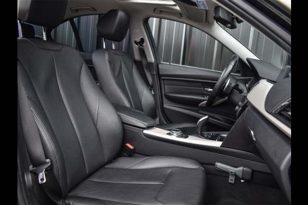BMW 3-serie 320i CENTENNIAL HIGH EXECUTIVE | 184PK | LED | NL-AUTO | SCHUIF-/-DAK | 19INCH. | PROF. NAVI | STOELVERWARMING | PDC | LEDER