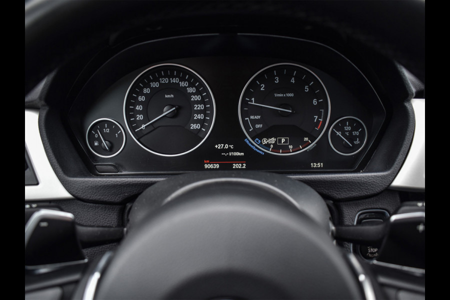 BMW 3-serie 320i CENTENNIAL HIGH EXECUTIVE | 184PK | LED | NL-AUTO | SCHUIF-/-DAK | 19INCH. | PROF. NAVI | STOELVERWARMING | PDC | LEDER