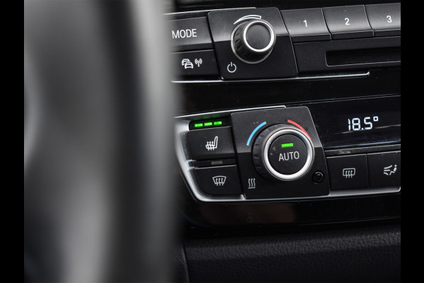 BMW 3-serie 320i CENTENNIAL HIGH EXECUTIVE | 184PK | LED | NL-AUTO | SCHUIF-/-DAK | 19INCH. | PROF. NAVI | STOELVERWARMING | PDC | LEDER