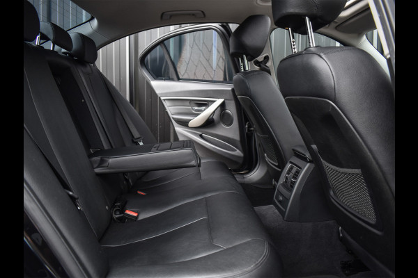 BMW 3-serie 320i CENTENNIAL HIGH EXECUTIVE | 184PK | LED | NL-AUTO | SCHUIF-/-DAK | 19INCH. | PROF. NAVI | STOELVERWARMING | PDC | LEDER