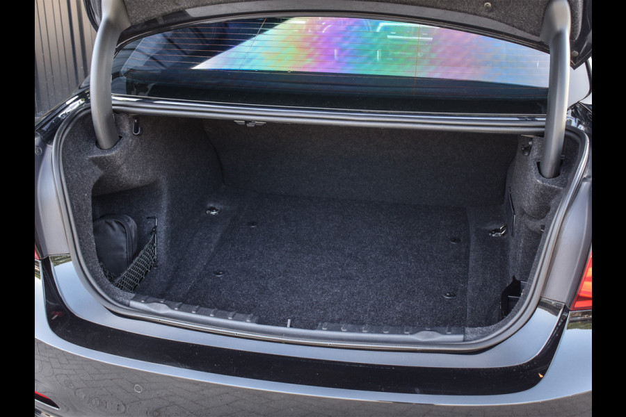 BMW 3-serie 320i CENTENNIAL HIGH EXECUTIVE | 184PK | LED | NL-AUTO | SCHUIF-/-DAK | 19INCH. | PROF. NAVI | STOELVERWARMING | PDC | LEDER