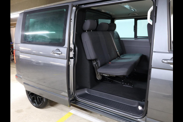 Volkswagen Transporter 2.0 TDI L2H1 32 DC Bulli 204PK DSG (Automaat) | Luxe Caravelle uitvoering | 2 schuifdeuren | Digitale cockpit | 20 "LM velgen | Automatische airco |