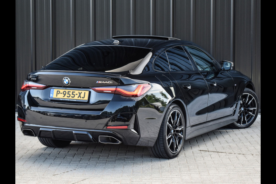 BMW 4 Serie Gran Coupé M440i X-DRIVE | 374 PK | NL-AUTO | M-SPORT | ACTIVE CRUISE | SPORT-BRAKE | M-SPORT DFFERENTIAL | PANORAMADAK | MEMORY
