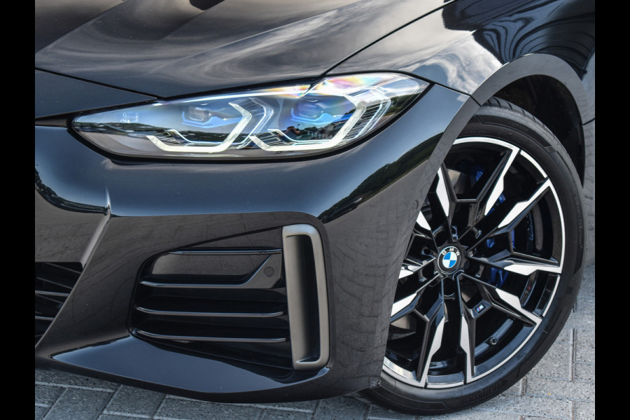BMW 4 Serie Gran Coupé M440i X-DRIVE | 374 PK | NL-AUTO | M-SPORT | ACTIVE CRUISE | SPORT-BRAKE | M-SPORT DFFERENTIAL | PANORAMADAK | MEMORY