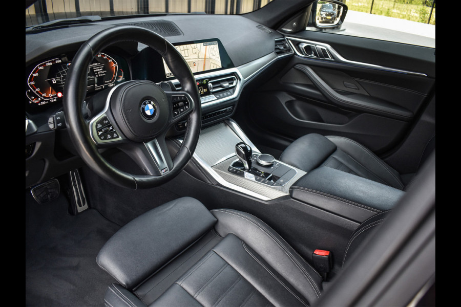 BMW 4 Serie Gran Coupé M440i X-DRIVE | 374 PK | NL-AUTO | M-SPORT | ACTIVE CRUISE | SPORT-BRAKE | M-SPORT DFFERENTIAL | PANORAMADAK | MEMORY