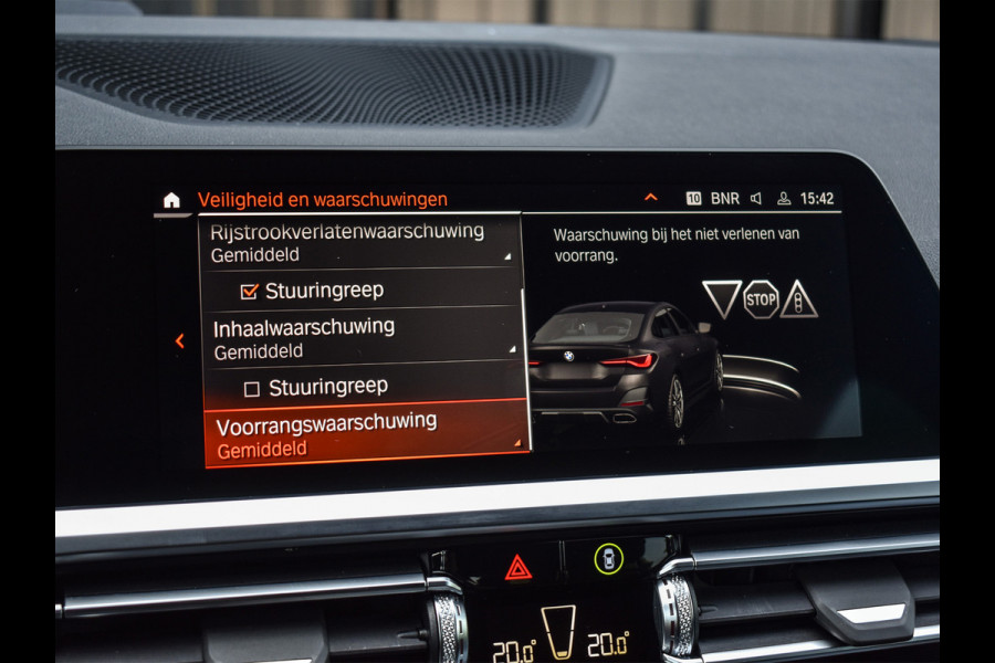 BMW 4 Serie Gran Coupé M440i X-DRIVE | 374 PK | NL-AUTO | M-SPORT | ACTIVE CRUISE | SPORT-BRAKE | M-SPORT DFFERENTIAL | PANORAMADAK | MEMORY
