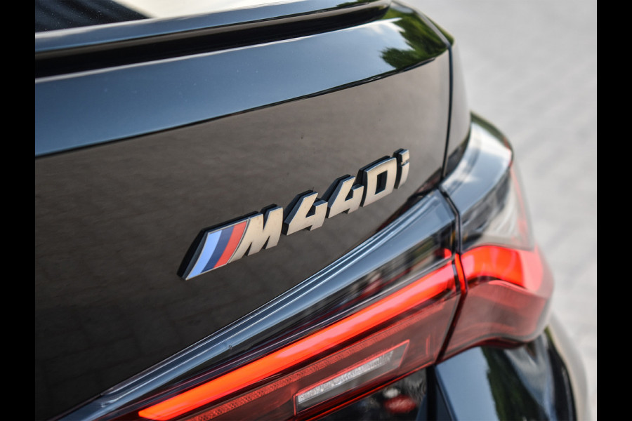 BMW 4 Serie Gran Coupé M440i X-DRIVE | 374 PK | NL-AUTO | M-SPORT | ACTIVE CRUISE | SPORT-BRAKE | M-SPORT DFFERENTIAL | PANORAMADAK | MEMORY