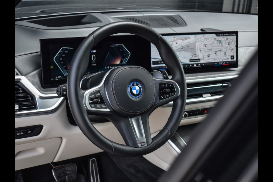 BMW X5 xDrive50e | M-SPORT | COMFORT ACCESS | SOFT-CLOSE | TREKHAAK | PANORAMADAK -SKY LOUNGE | MASSAGE STOELEN | ACOUSTIC GLASS | 4-ZO