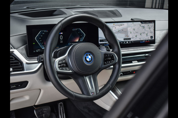 BMW X5 xDrive50e | M-SPORT | COMFORT ACCESS | SOFT-CLOSE | TREKHAAK | PANORAMADAK -SKY LOUNGE | MASSAGE STOELEN | ACOUSTIC GLASS | 4-ZO