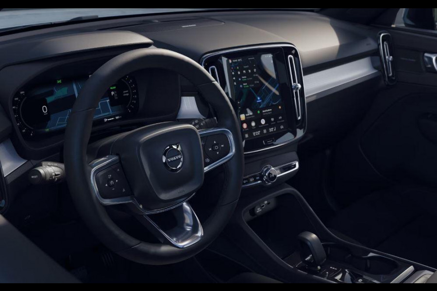 Volvo XC40 B4 211PK Automaat Plus Dark / Navigatie / Camera / Stuur-Stoelverwarming / Adaptieve Cruisecontrol / Harman Kardon / Elektrische best.stoel met geheugen / Connect Microtech-Nubuck / Extra getint glas