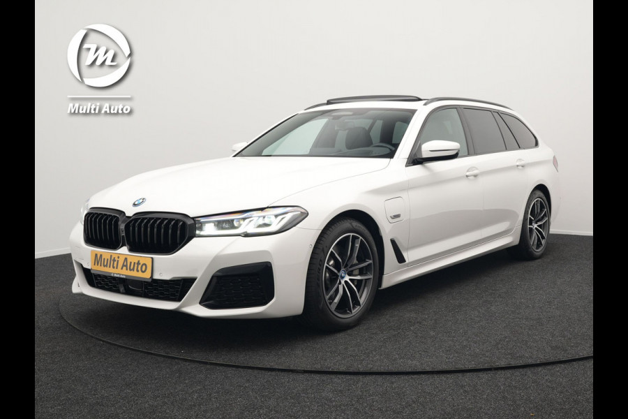 BMW 5 Serie Touring 530e M Sport Plug In Hybrid 293pk PHEV | Trekhaak af Fabriek | Laser LED |  Adaptive Cruise | Harman Kardon | Lederen Sportstoelen Verwarmd | Keyless | Camera | Sfeerverlichting | Navi Prof |