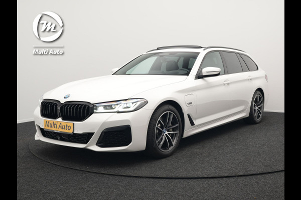 BMW 5 Serie Touring 530e M Sport Plug In Hybrid 293pk PHEV | Trekhaak af Fabriek | Laser LED |  Adaptive Cruise | Harman Kardon | Lederen Sportstoelen Verwarmd | Keyless | Camera | Sfeerverlichting | Navi Prof |