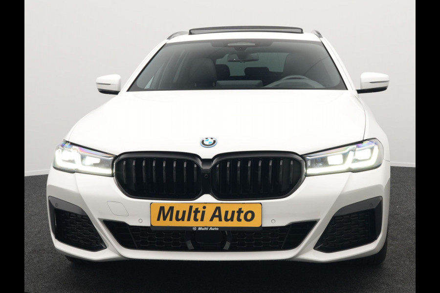 BMW 5 Serie Touring 530e M Sport Plug In Hybrid 293pk PHEV | Trekhaak af Fabriek | Laser LED |  Adaptive Cruise | Harman Kardon | Lederen Sportstoelen Verwarmd | Keyless | Camera | Sfeerverlichting | Navi Prof |