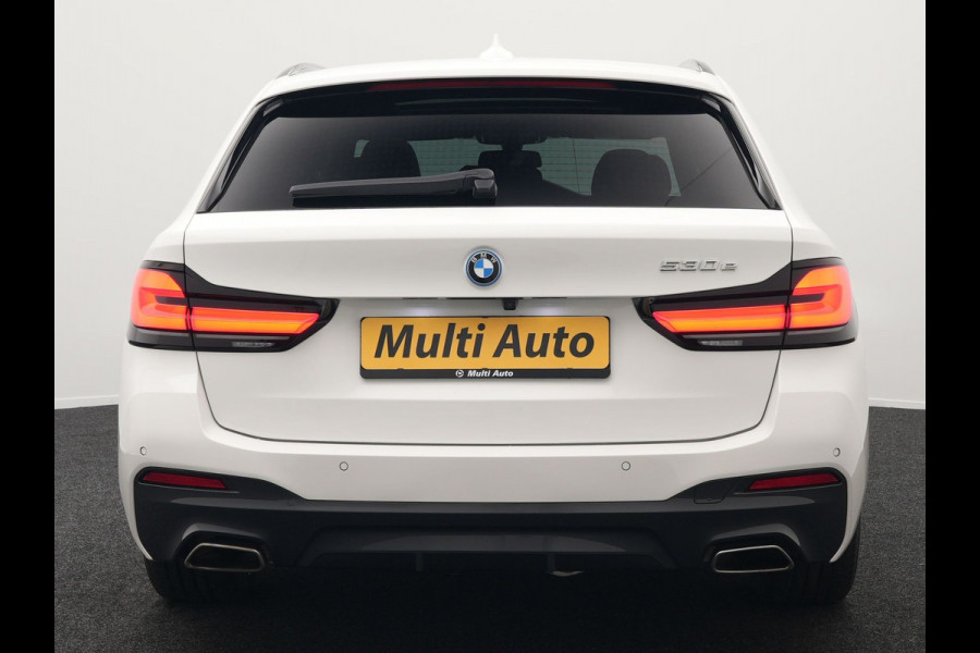 BMW 5 Serie Touring 530e M Sport Plug In Hybrid 293pk PHEV | Trekhaak af Fabriek | Laser LED |  Adaptive Cruise | Harman Kardon | Lederen Sportstoelen Verwarmd | Keyless | Camera | Sfeerverlichting | Navi Prof |
