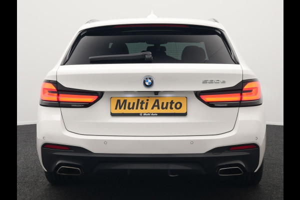 BMW 5 Serie Touring 530e M Sport Plug In Hybrid 293pk PHEV | Trekhaak af Fabriek | Laser LED |  Adaptive Cruise | Harman Kardon | Lederen Sportstoelen Verwarmd | Keyless | Camera | Sfeerverlichting | Navi Prof |