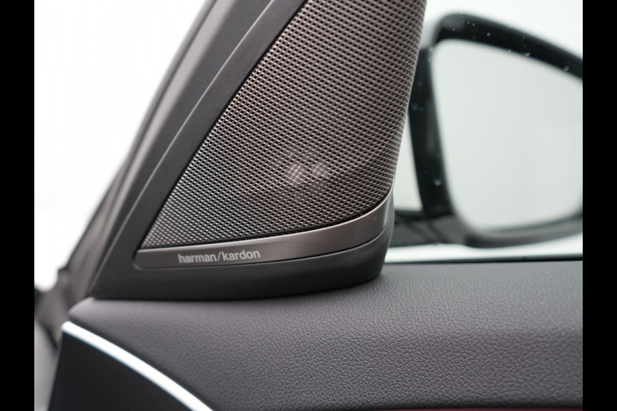BMW 5 Serie Touring 530e M Sport Plug In Hybrid 293pk PHEV | Trekhaak af Fabriek | Laser LED |  Adaptive Cruise | Harman Kardon | Lederen Sportstoelen Verwarmd | Keyless | Camera | Sfeerverlichting | Navi Prof |