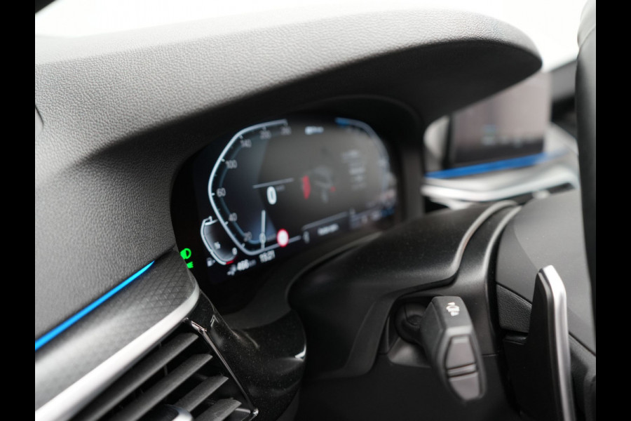 BMW 5 Serie Touring 530e M Sport Plug In Hybrid 293pk PHEV | Trekhaak af Fabriek | Laser LED |  Adaptive Cruise | Harman Kardon | Lederen Sportstoelen Verwarmd | Keyless | Camera | Sfeerverlichting | Navi Prof |