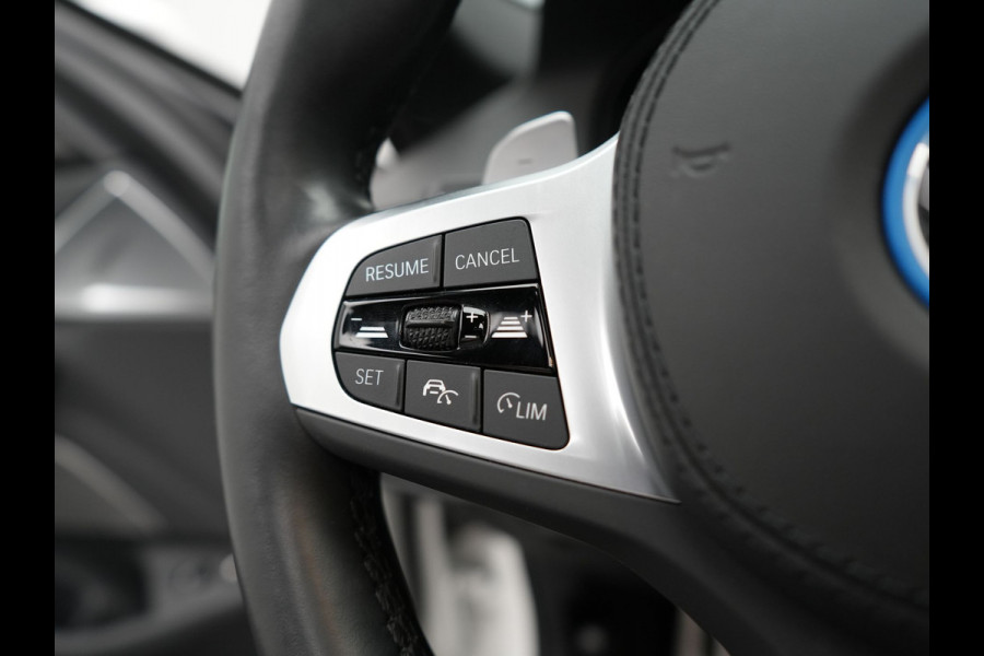BMW 5 Serie Touring 530e M Sport Plug In Hybrid 293pk PHEV | Trekhaak af Fabriek | Laser LED |  Adaptive Cruise | Harman Kardon | Lederen Sportstoelen Verwarmd | Keyless | Camera | Sfeerverlichting | Navi Prof |