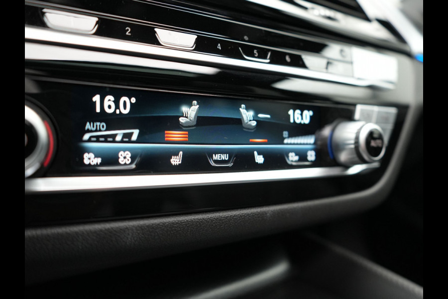 BMW 5 Serie Touring 530e M Sport Plug In Hybrid 293pk PHEV | Trekhaak af Fabriek | Laser LED |  Adaptive Cruise | Harman Kardon | Lederen Sportstoelen Verwarmd | Keyless | Camera | Sfeerverlichting | Navi Prof |