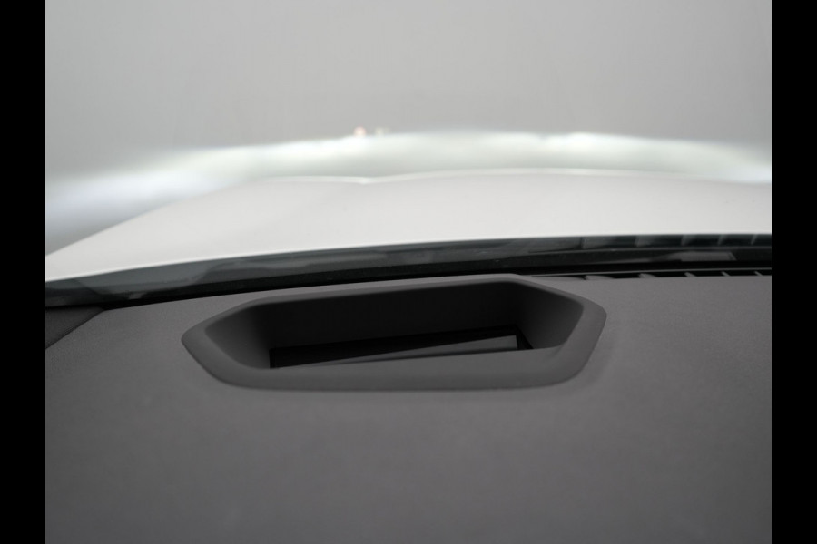 BMW 5 Serie Touring 530e M Sport Plug In Hybrid 293pk PHEV | Trekhaak af Fabriek | Laser LED |  Adaptive Cruise | Harman Kardon | Lederen Sportstoelen Verwarmd | Keyless | Camera | Sfeerverlichting | Navi Prof |