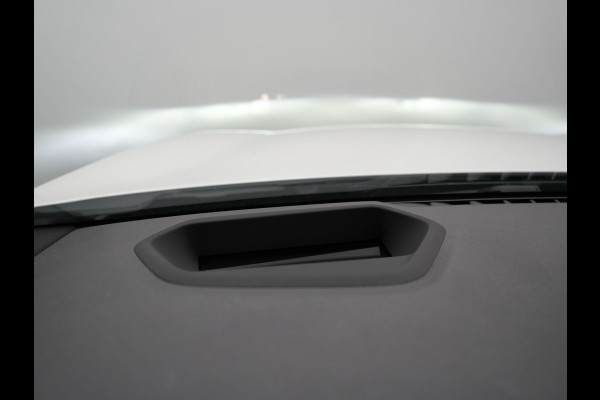 BMW 5 Serie Touring 530e M Sport Plug In Hybrid 293pk PHEV | Trekhaak af Fabriek | Laser LED |  Adaptive Cruise | Harman Kardon | Lederen Sportstoelen Verwarmd | Keyless | Camera | Sfeerverlichting | Navi Prof |