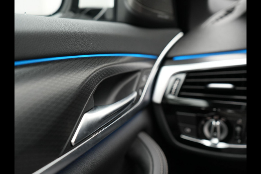 BMW 5 Serie Touring 530e M Sport Plug In Hybrid 293pk PHEV | Trekhaak af Fabriek | Laser LED |  Adaptive Cruise | Harman Kardon | Lederen Sportstoelen Verwarmd | Keyless | Camera | Sfeerverlichting | Navi Prof |
