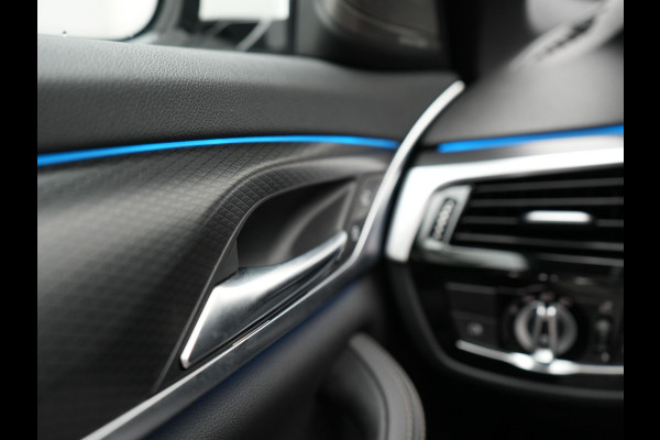 BMW 5 Serie Touring 530e M Sport Plug In Hybrid 293pk PHEV | Trekhaak af Fabriek | Laser LED |  Adaptive Cruise | Harman Kardon | Lederen Sportstoelen Verwarmd | Keyless | Camera | Sfeerverlichting | Navi Prof |