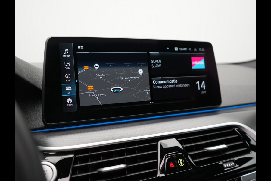 BMW 5 Serie Touring 530e M Sport Plug In Hybrid 293pk PHEV | Trekhaak af Fabriek | Laser LED |  Adaptive Cruise | Harman Kardon | Lederen Sportstoelen Verwarmd | Keyless | Camera | Sfeerverlichting | Navi Prof |