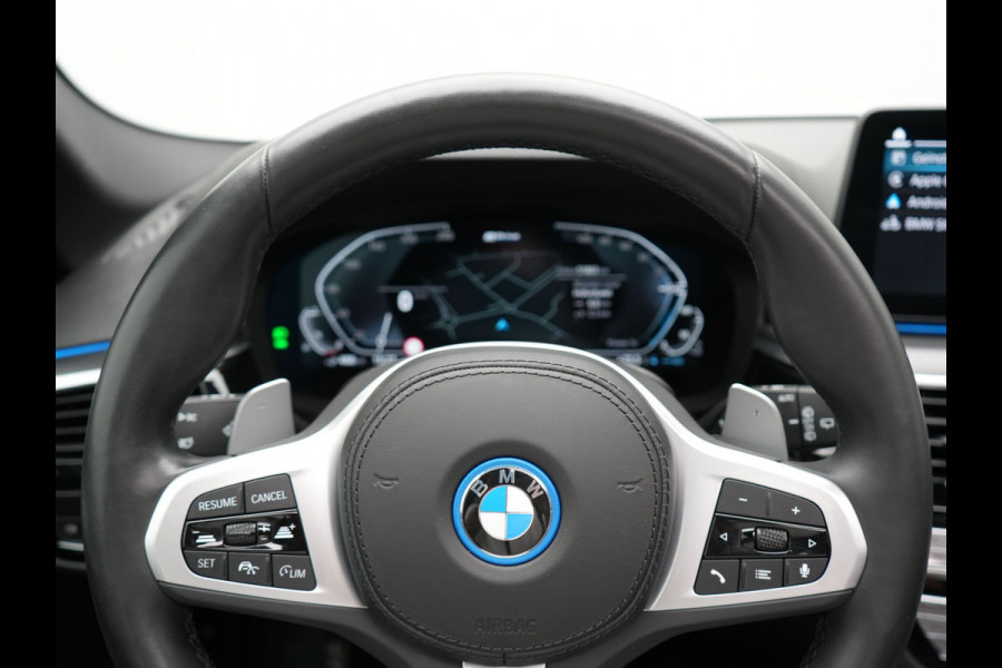 BMW 5 Serie Touring 530e M Sport Plug In Hybrid 293pk PHEV | Trekhaak af Fabriek | Laser LED |  Adaptive Cruise | Harman Kardon | Lederen Sportstoelen Verwarmd | Keyless | Camera | Sfeerverlichting | Navi Prof |