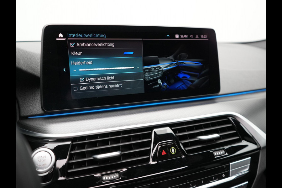 BMW 5 Serie Touring 530e M Sport Plug In Hybrid 293pk PHEV | Trekhaak af Fabriek | Laser LED |  Adaptive Cruise | Harman Kardon | Lederen Sportstoelen Verwarmd | Keyless | Camera | Sfeerverlichting | Navi Prof |