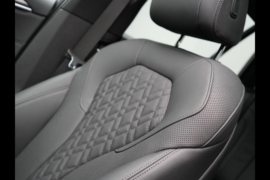 BMW 5 Serie Touring 530e M Sport Plug In Hybrid 293pk PHEV | Trekhaak af Fabriek | Laser LED |  Adaptive Cruise | Harman Kardon | Lederen Sportstoelen Verwarmd | Keyless | Camera | Sfeerverlichting | Navi Prof |
