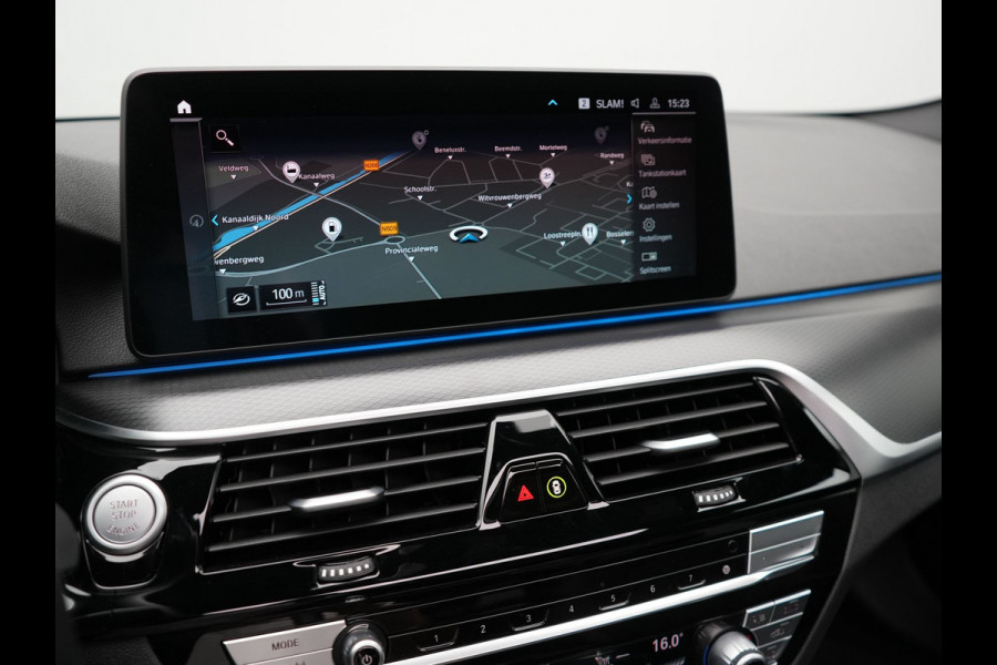 BMW 5 Serie Touring 530e M Sport Plug In Hybrid 293pk PHEV | Trekhaak af Fabriek | Laser LED |  Adaptive Cruise | Harman Kardon | Lederen Sportstoelen Verwarmd | Keyless | Camera | Sfeerverlichting | Navi Prof |