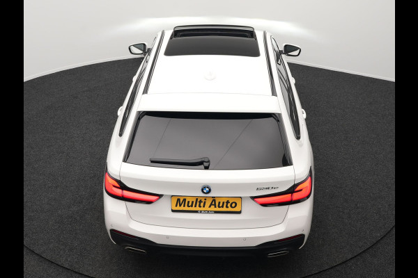 BMW 5 Serie Touring 530e M Sport Plug In Hybrid 293pk PHEV | Trekhaak af Fabriek | Laser LED |  Adaptive Cruise | Harman Kardon | Lederen Sportstoelen Verwarmd | Keyless | Camera | Sfeerverlichting | Navi Prof |