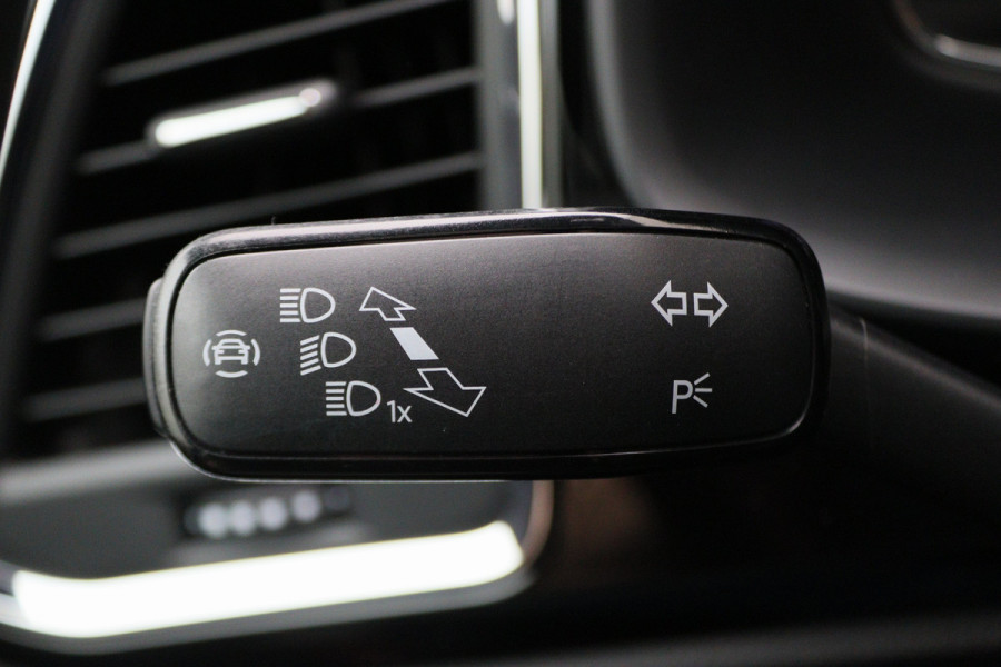 Seat Ateca 1.5 TSI FR Business Intense Automaat Panoramadak, 360° Camera, Beats Audio, Apple Carplay, Afn. Trekhaak
