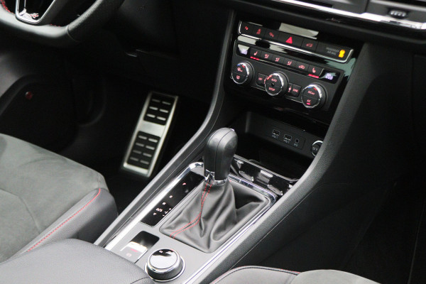 Seat Ateca 1.5 TSI FR Business Intense Automaat Panoramadak, 360° Camera, Beats Audio, Apple Carplay, Afn. Trekhaak