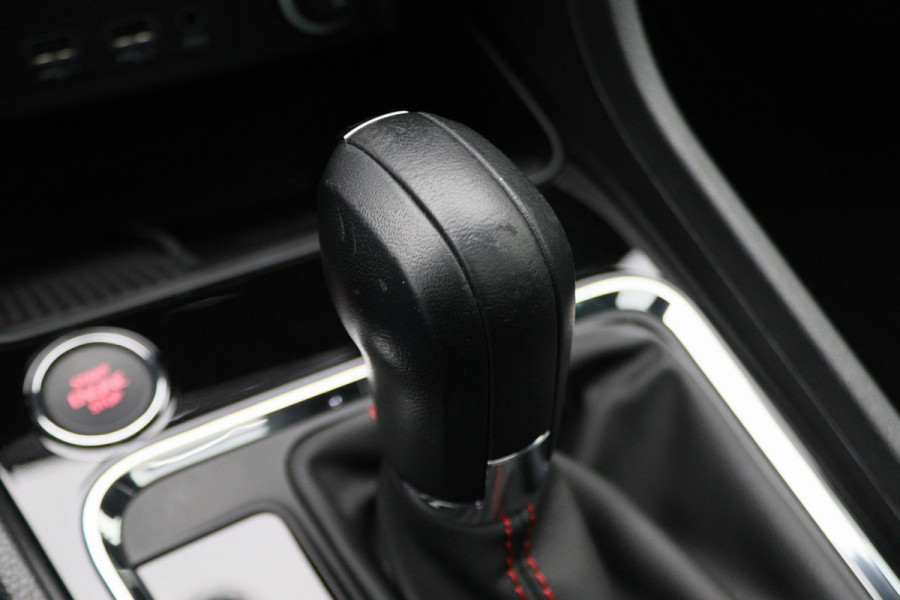 Seat Ateca 1.5 TSI FR Business Intense Automaat Panoramadak, 360° Camera, Beats Audio, Apple Carplay, Afn. Trekhaak