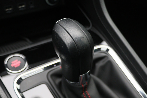 Seat Ateca 1.5 TSI FR Business Intense Automaat Panoramadak, 360° Camera, Beats Audio, Apple Carplay, Afn. Trekhaak