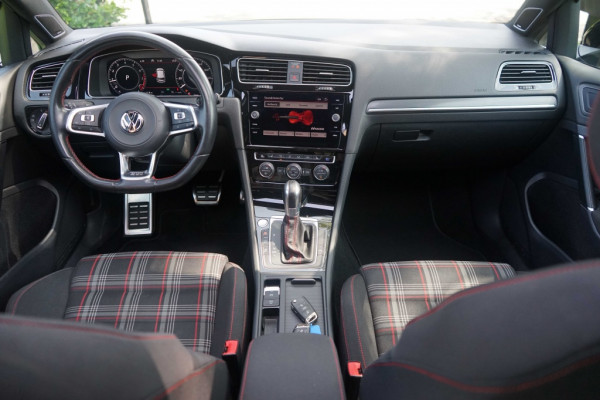 Volkswagen Golf 7.5 GTI 2.0 TSI GTI Performance 245PK Pano/DYNa/Trkhk/Cam