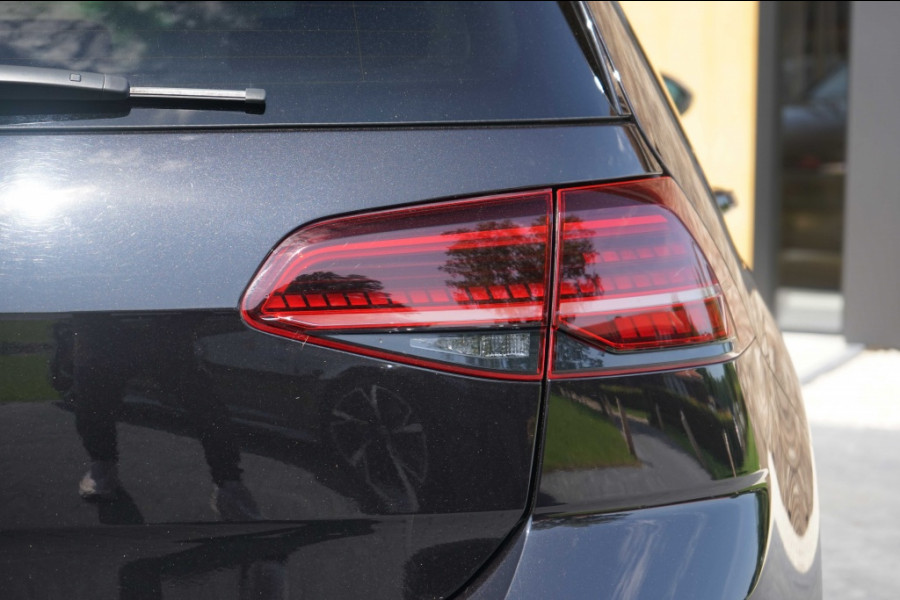 Volkswagen Golf 7.5 GTI 2.0 TSI GTI Performance 245PK Pano/DYNa/Trkhk/Cam