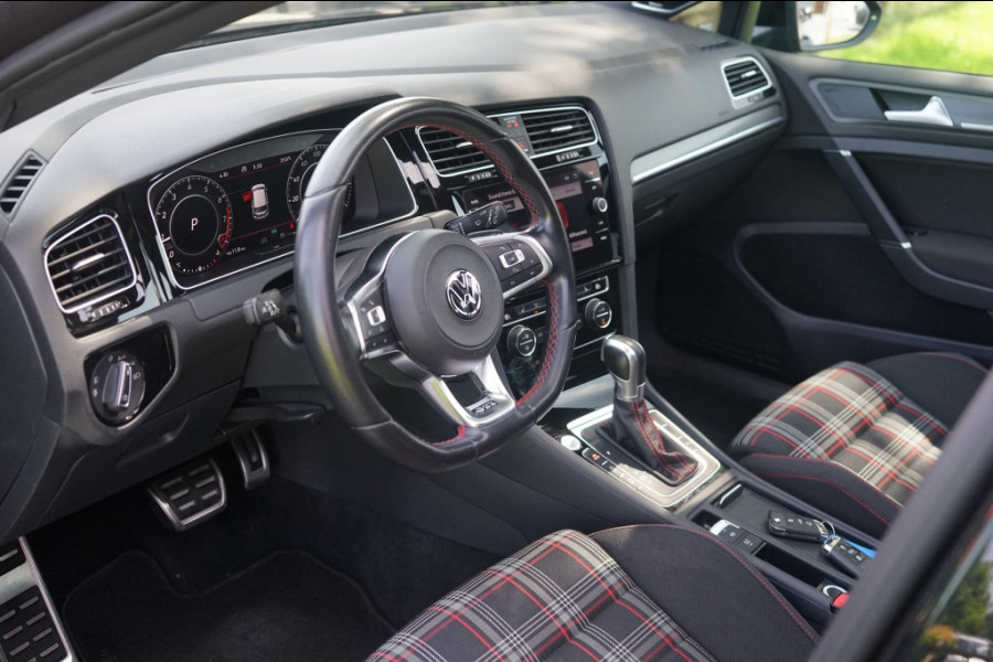 Volkswagen Golf 7.5 GTI 2.0 TSI GTI Performance 245PK Pano/DYNa/Trkhk/Cam