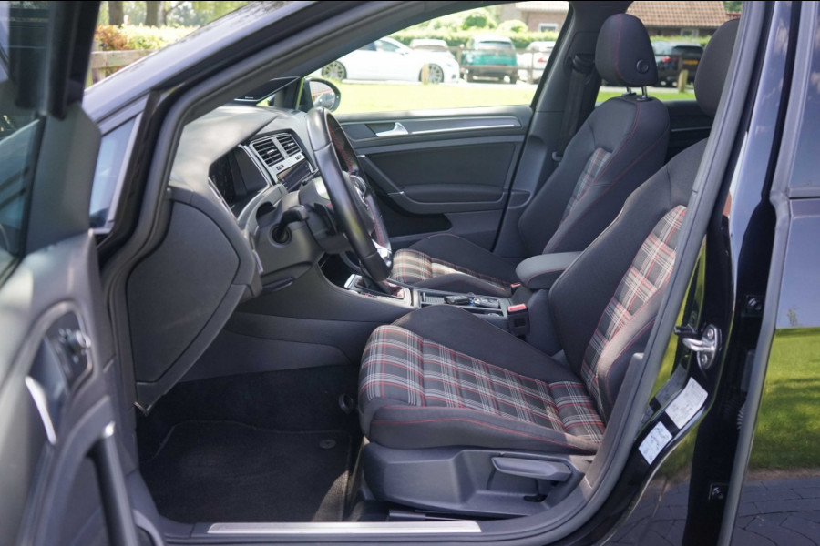 Volkswagen Golf 7.5 GTI 2.0 TSI GTI Performance 245PK Pano/DYNa/Trkhk/Cam