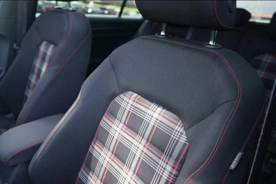 Volkswagen Golf 7.5 GTI 2.0 TSI GTI Performance 245PK Pano/DYNa/Trkhk/Cam