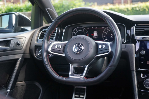 Volkswagen Golf 7.5 GTI 2.0 TSI GTI Performance 245PK Pano/DYNa/Trkhk/Cam