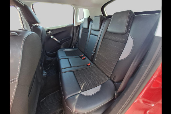 Peugeot 2008 1.2 PureTech Allure | automaat | Hoge instap |